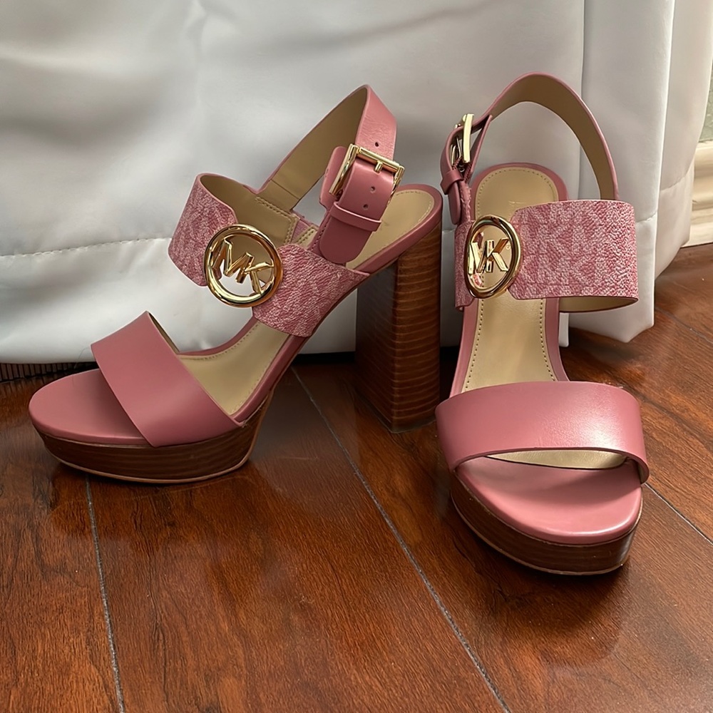 MICHAEL KORS Pink Summer Leather Platform Sandal size 6.5